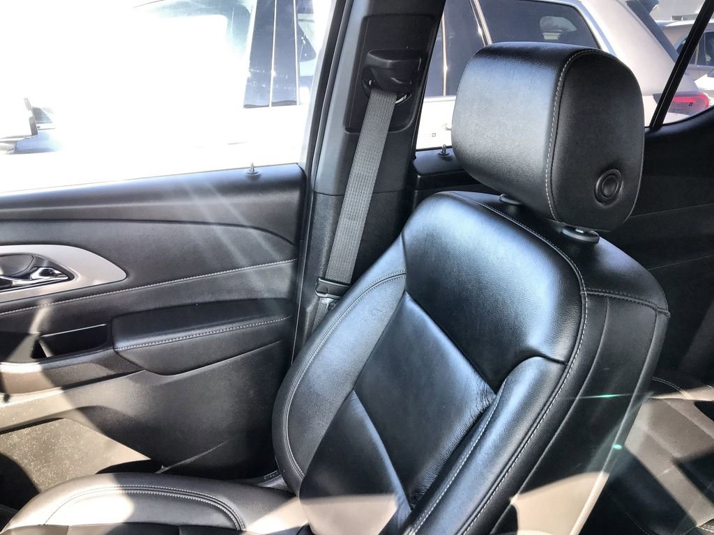 Used 2023 Chevrolet Traverse LT image 23