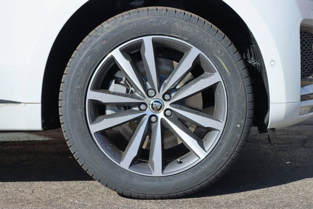 Used 2026 Jaguar F-PACE R-Dynamic S image 9