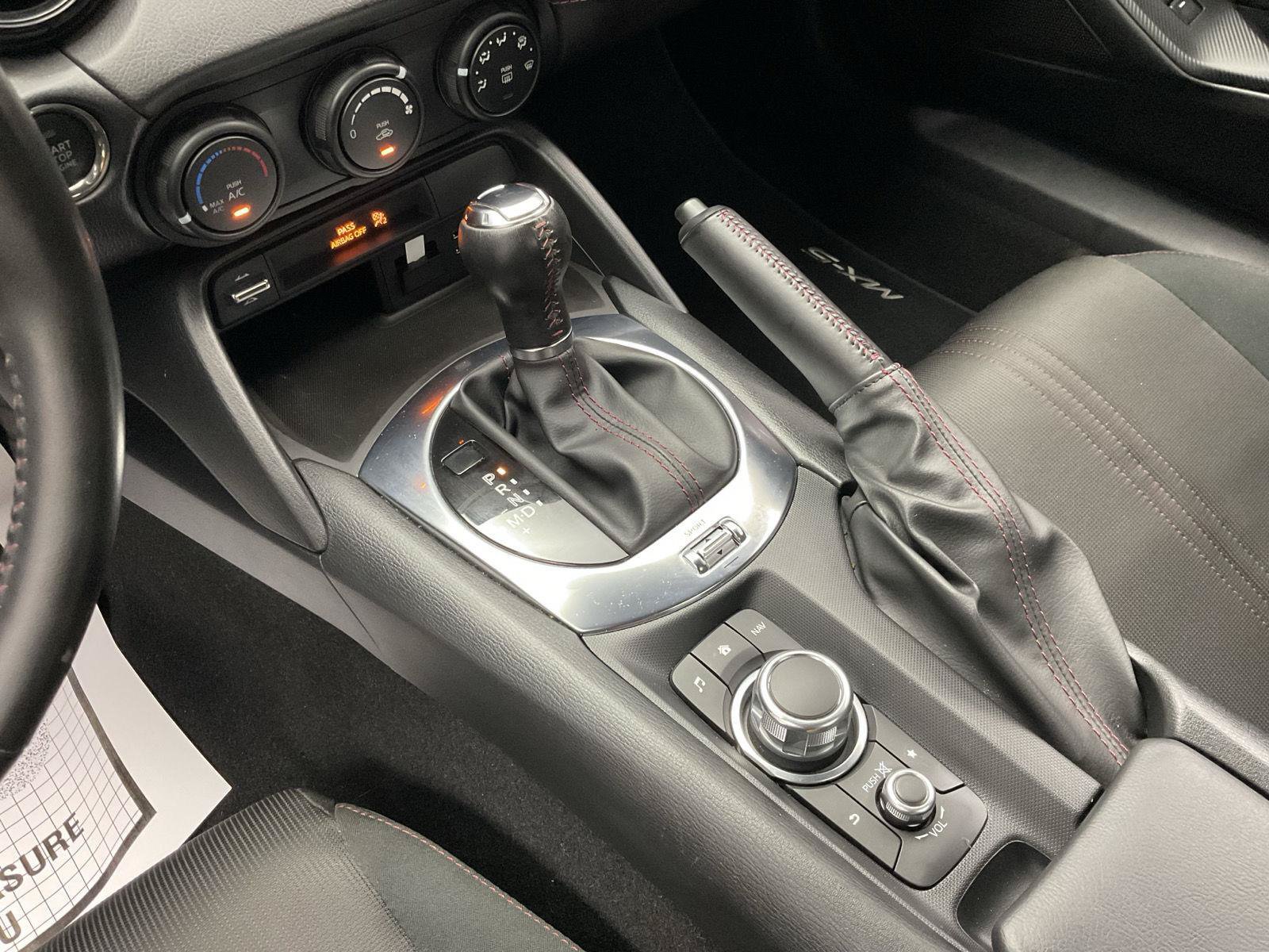 Used 2017 MAZDA MX-5 Miata RF Club RWD image 16