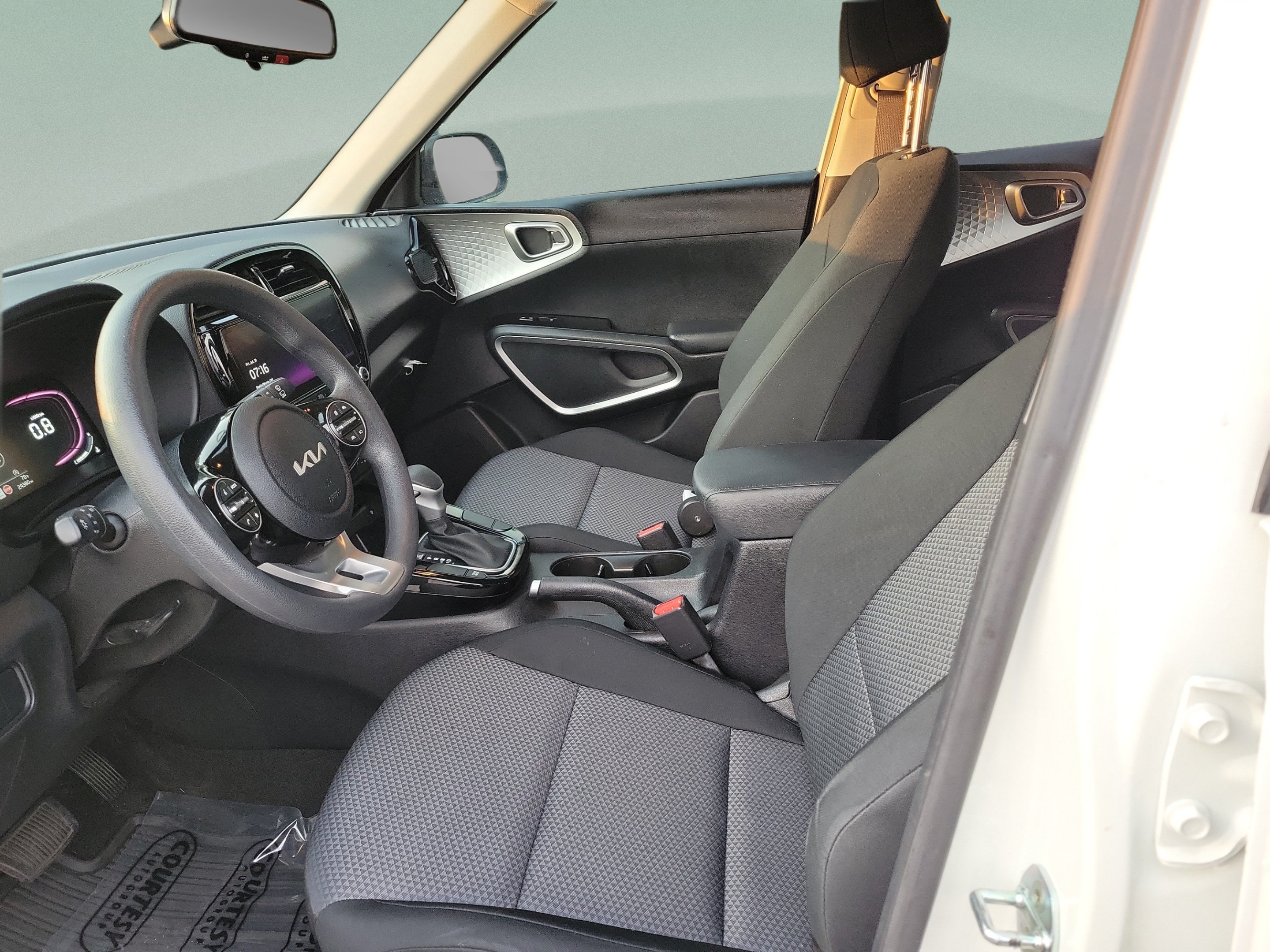 Certified 2023 Kia Soul S FWD image 16
