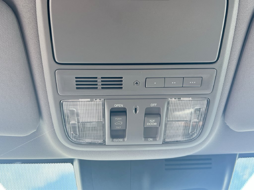 Used 2018 Honda CR-V Touring image 43