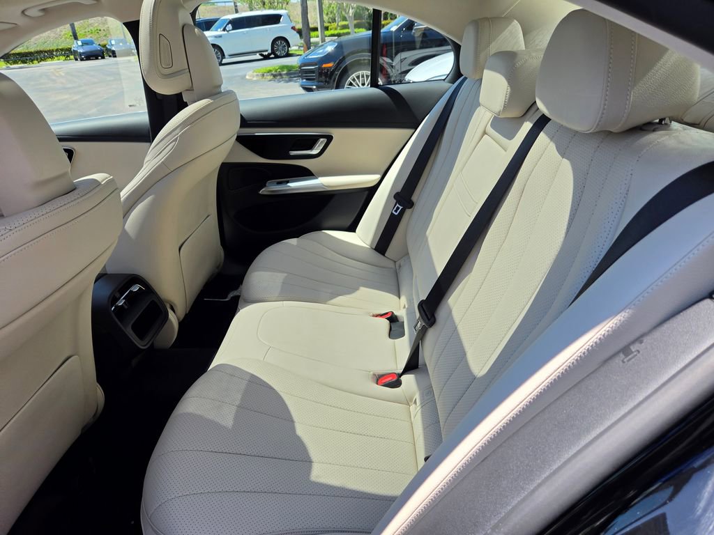 Used 2025 Mercedes-Benz E 350 Sedan image 16