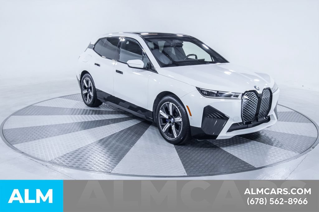 Used 2023 BMW iX xDrive50 w/ Premium Package AWD/4WD image 14