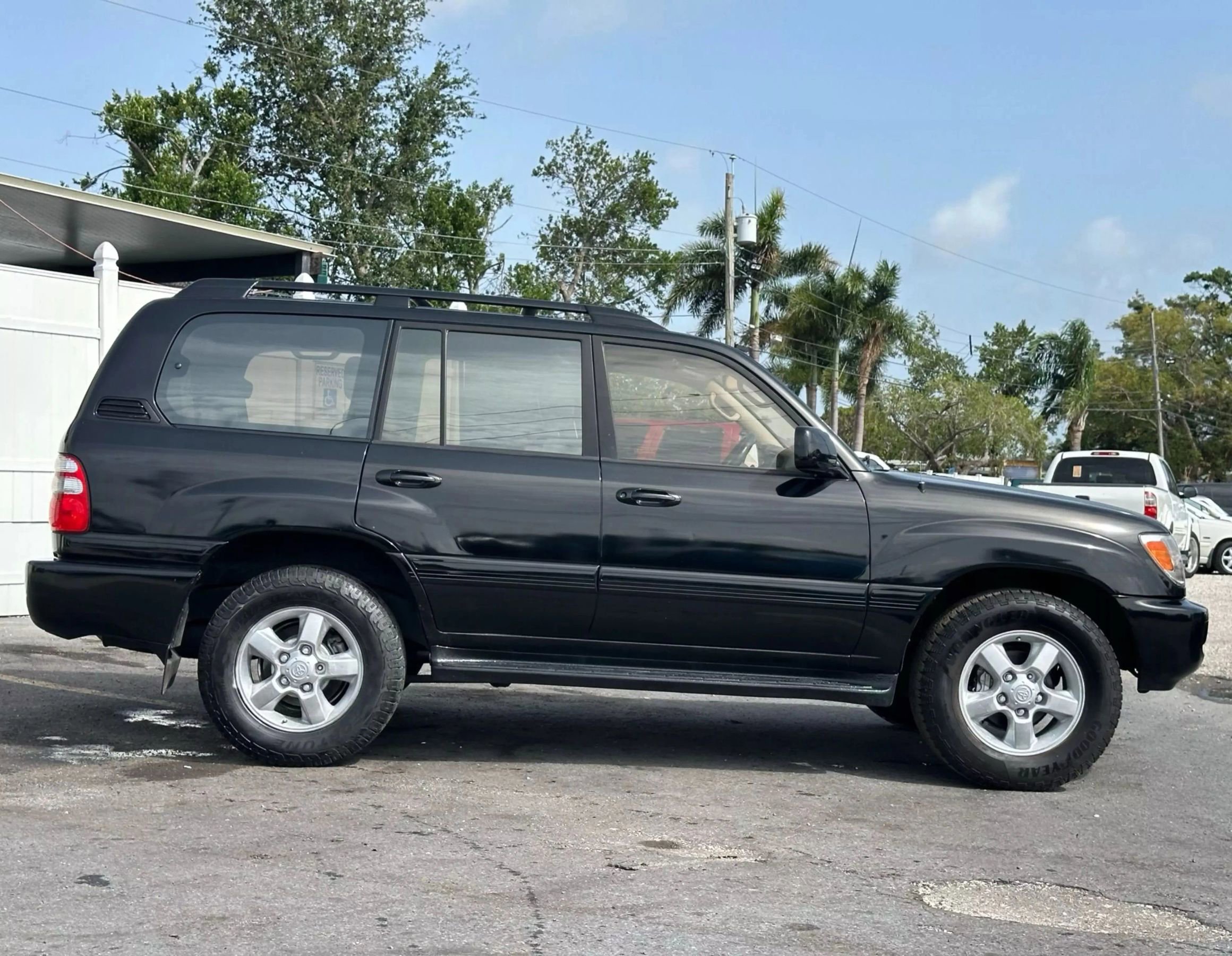 Used 2003 Toyota Land Cruiser AWD/4WD image 8