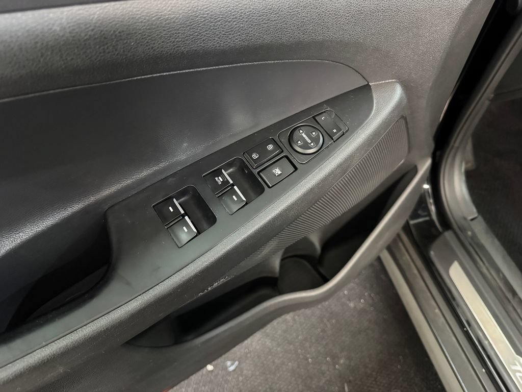 Used 2019 Hyundai Tucson Limited w/ Cargo Package AWD/4WD image 17