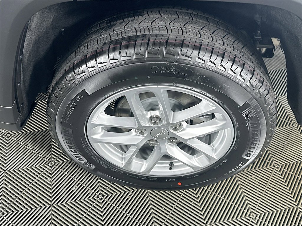 New 2025 Jeep Grand Cherokee Laredo X w/ Luxury Tech Group I image 16