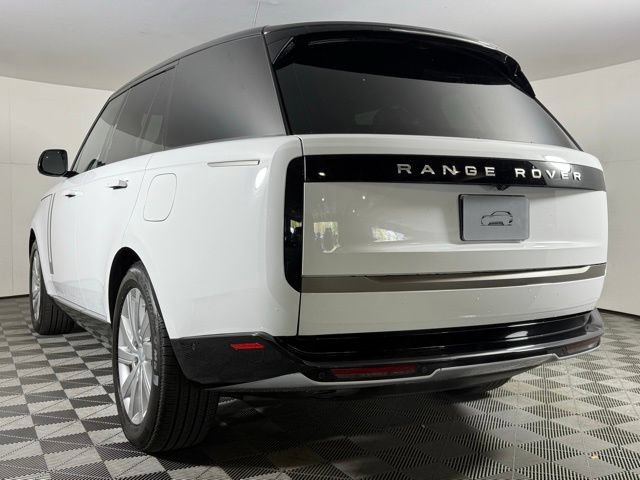 Used 2025 Land Rover Range Rover SE AWD/4WD image 4