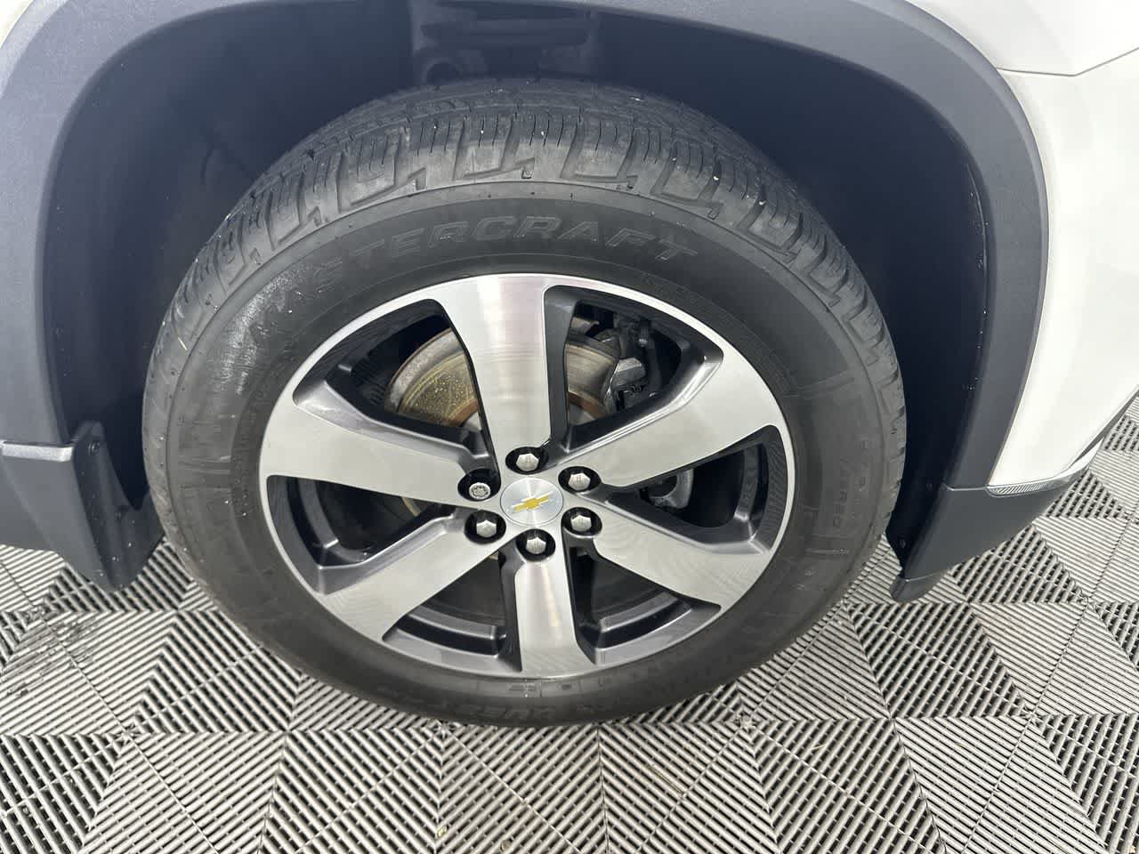 Used 2019 Chevrolet Traverse LT w/ LT Premium Package AWD/4WD image 10