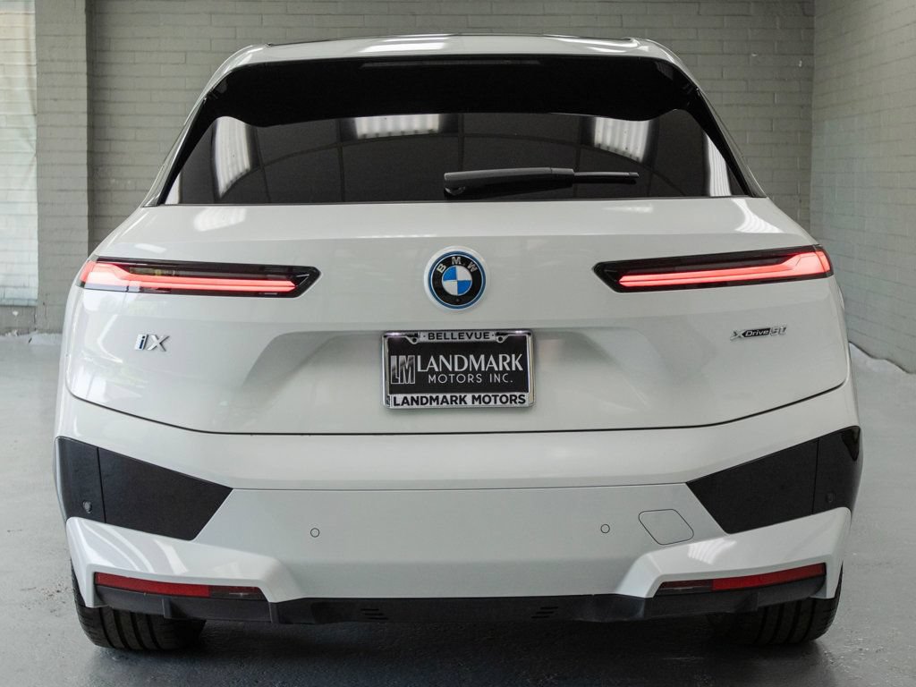 Used 2025 BMW iX xDrive50 AWD/4WD image 27