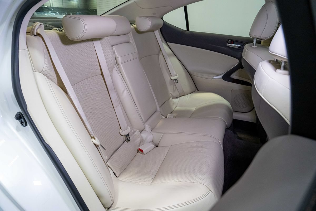 Used 2013 Lexus IS 250 w/ Premium Pkg Value Edition RWD image 15