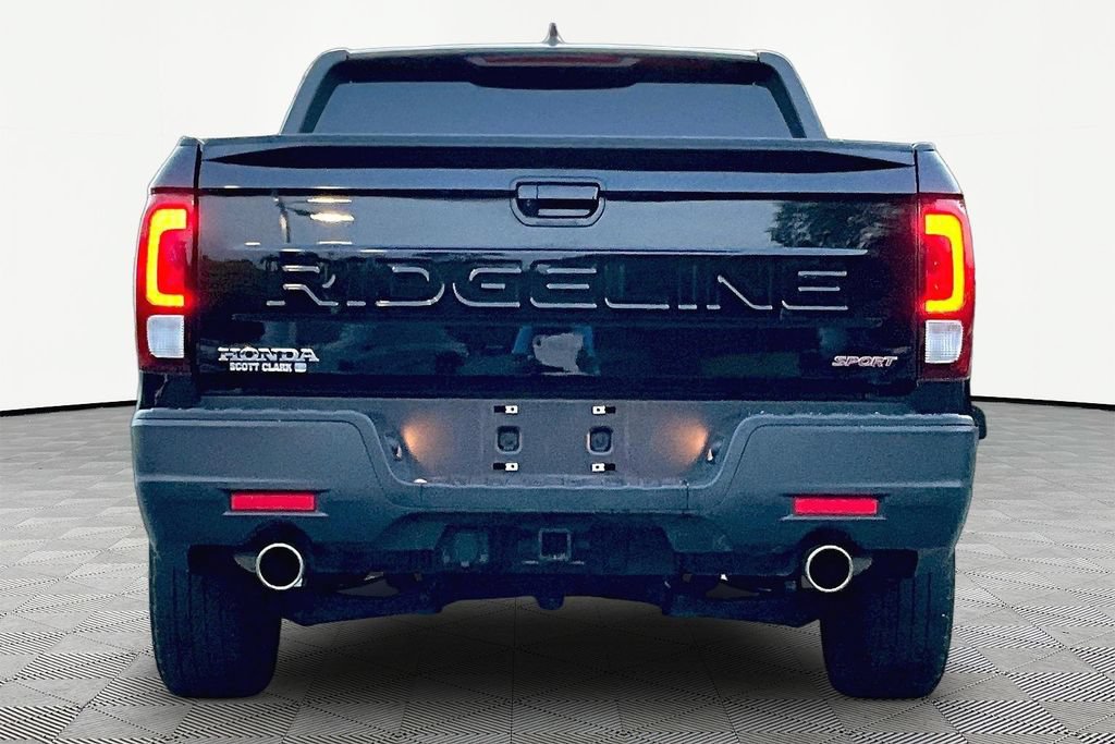 Used 2025 Honda Ridgeline Sport image 7