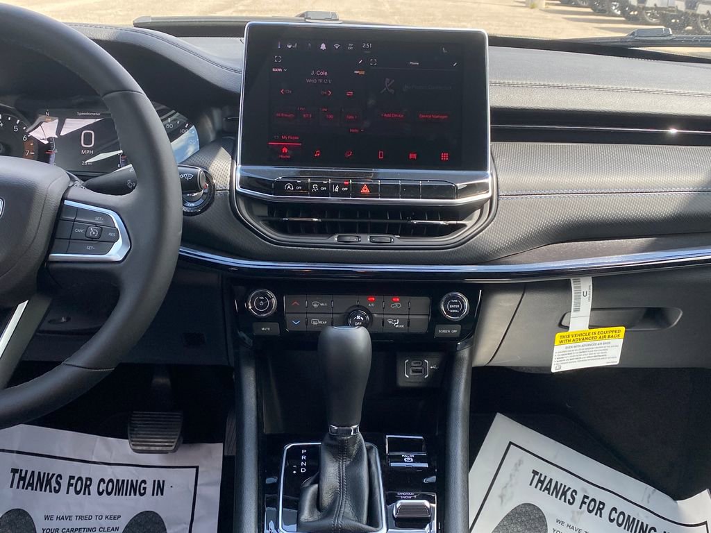 New 2026 Jeep Compass Latitude AWD/4WD image 24