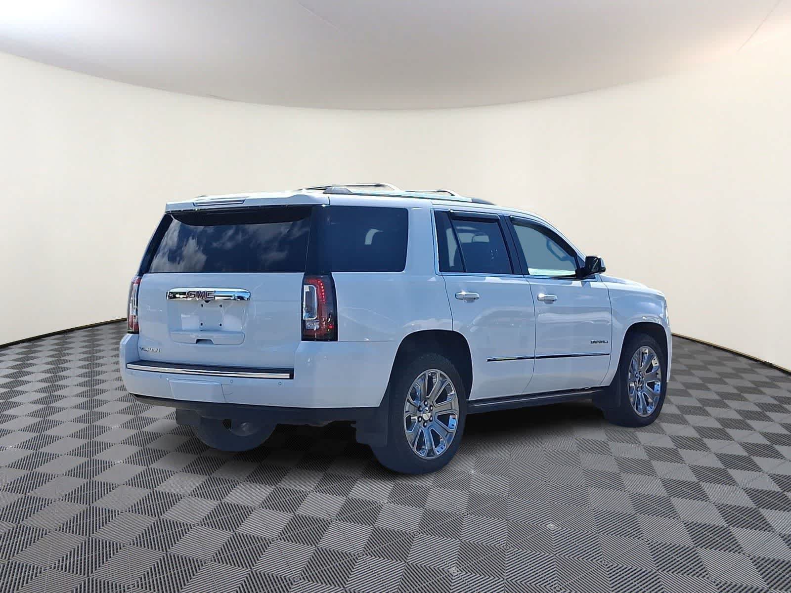 Used 2016 GMC Yukon Denali w/ Open Road Package AWD/4WD image 5