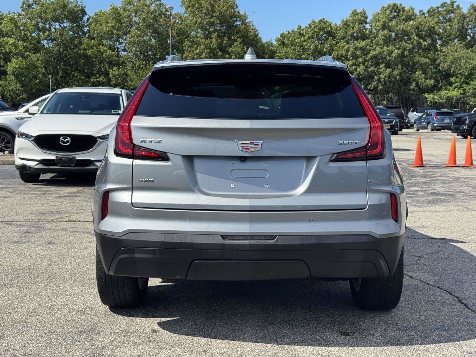Certified 2024 Cadillac XT4 Luxury w/ Cold Weather Package AWD/4WD image 6