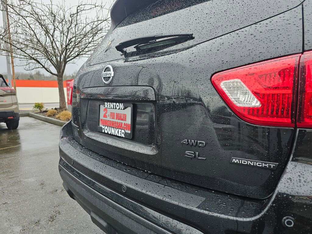 Used 2018 Nissan Pathfinder SL w/ Midnight Edition Package AWD/4WD image 10