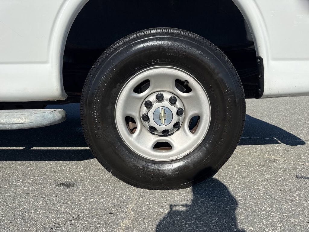 Used 2023 Chevrolet Express 2500 w/ Driver Convenience Package image 22