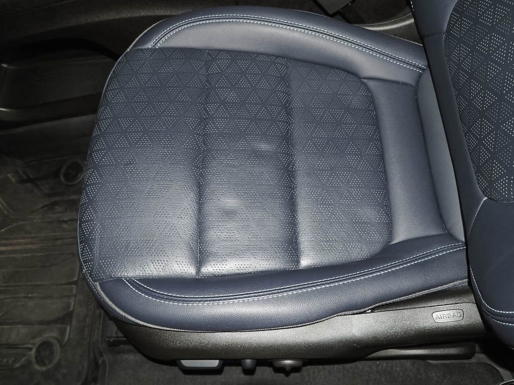 Used 2023 Chevrolet Bolt EUV LT w/ Convenience Package image 21