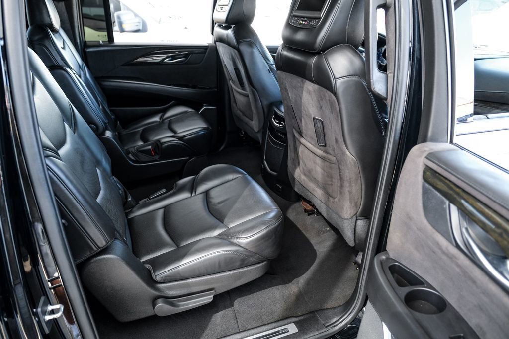 Used 2019 Cadillac Escalade ESV Platinum image 37