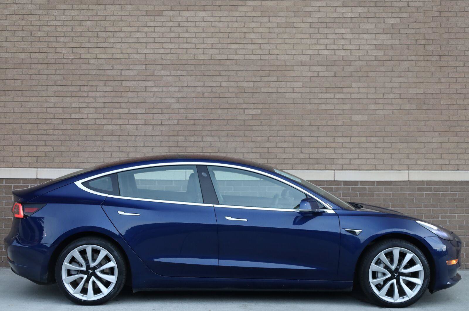 Used 2018 Tesla Model 3 Long Range RWD image 2