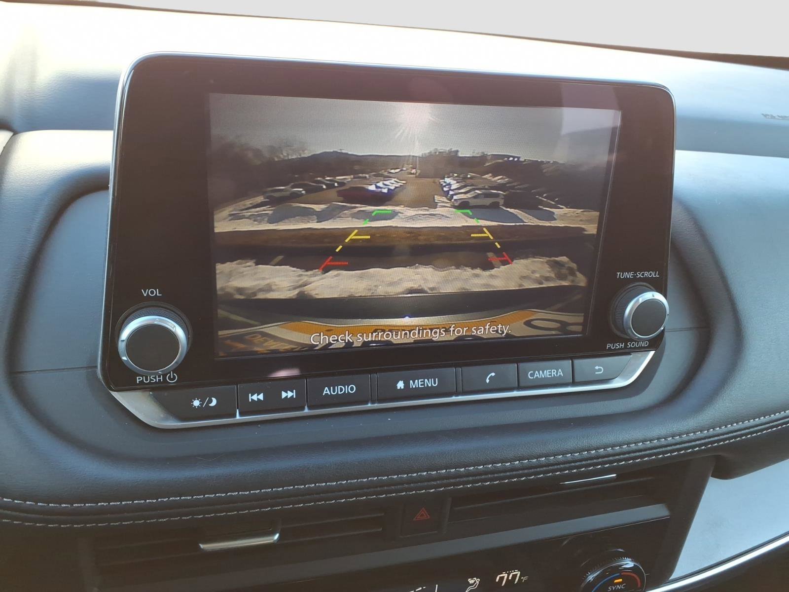 Certified 2025 Nissan Rogue SV image 15