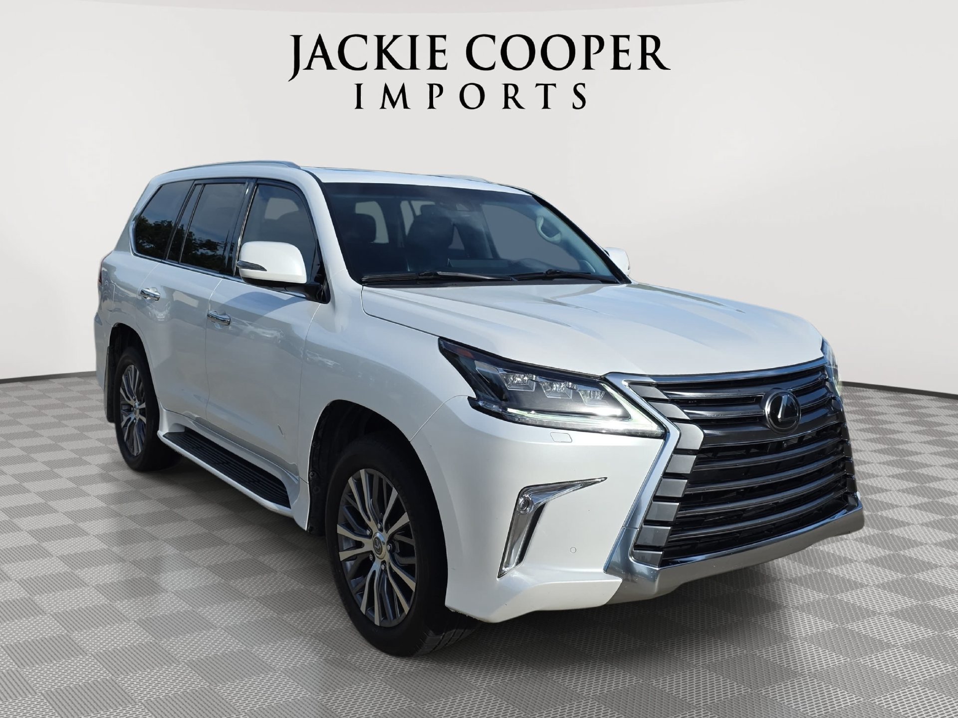 Used 2019 Lexus LX 570 4WD w/ Luxury Package image 3
