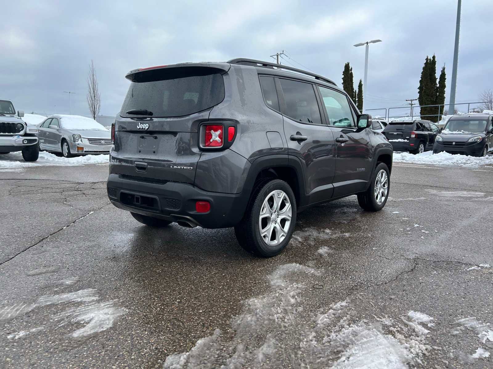Used 2019 Jeep Renegade Limited w/ Trailer Tow Group image 16