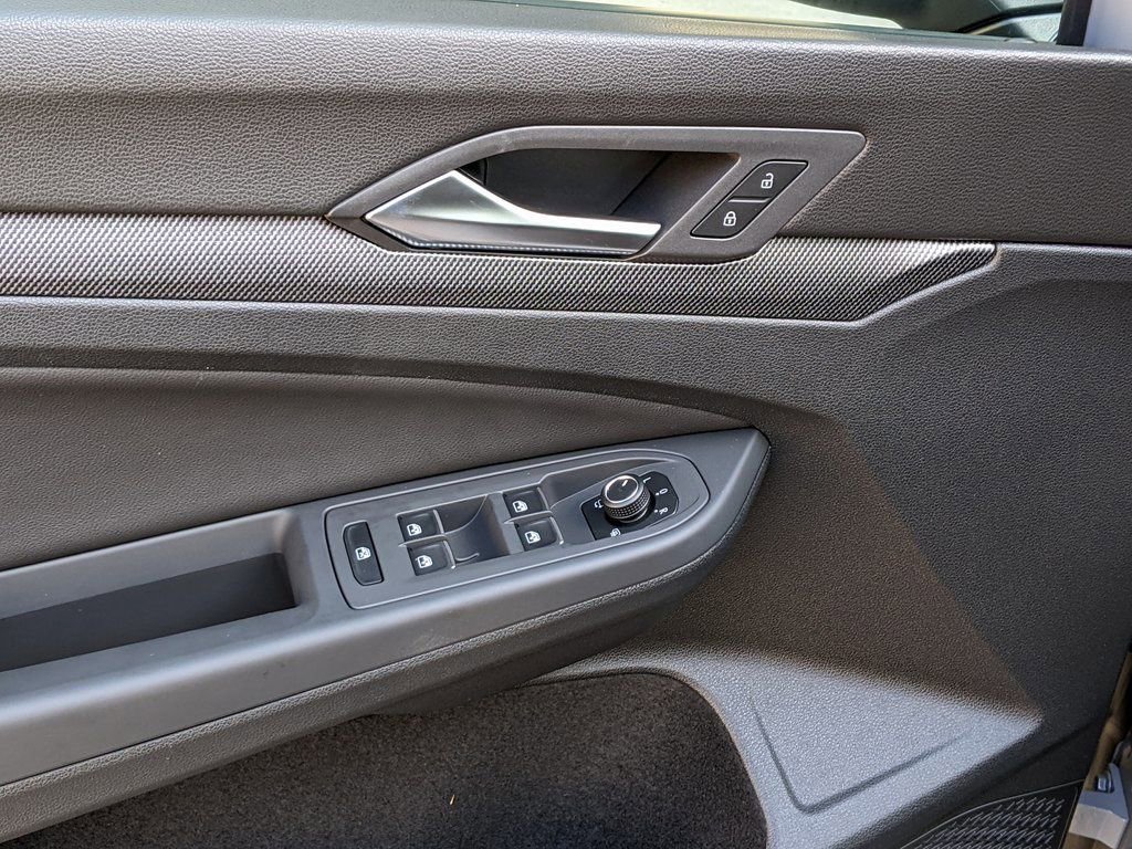 New 2025 Volkswagen GTI SE image 9