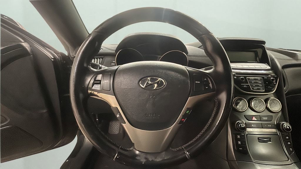 Used 2013 Hyundai Genesis 2.0T image 14