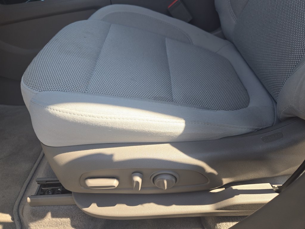 Used 2019 Chevrolet Traverse LT FWD image 25