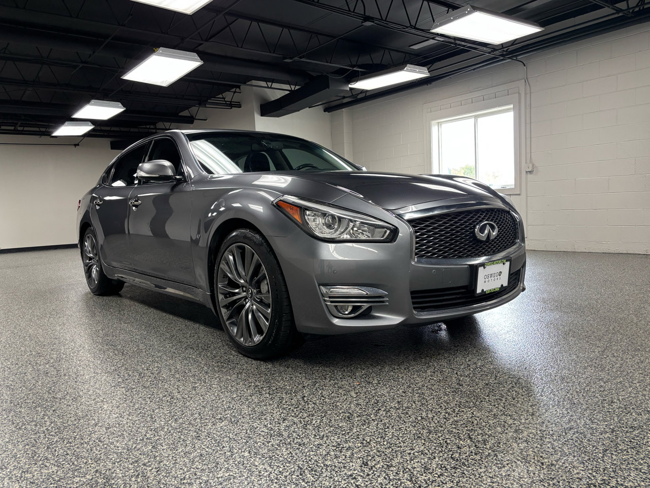 Used 2018 INFINITI Q70 L 3.7