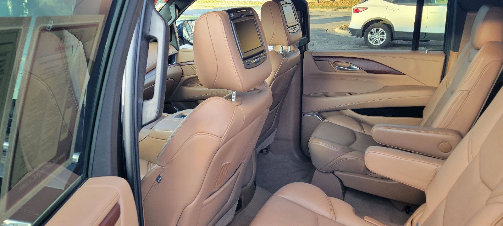 Used 2017 Cadillac Escalade ESV Platinum image 7