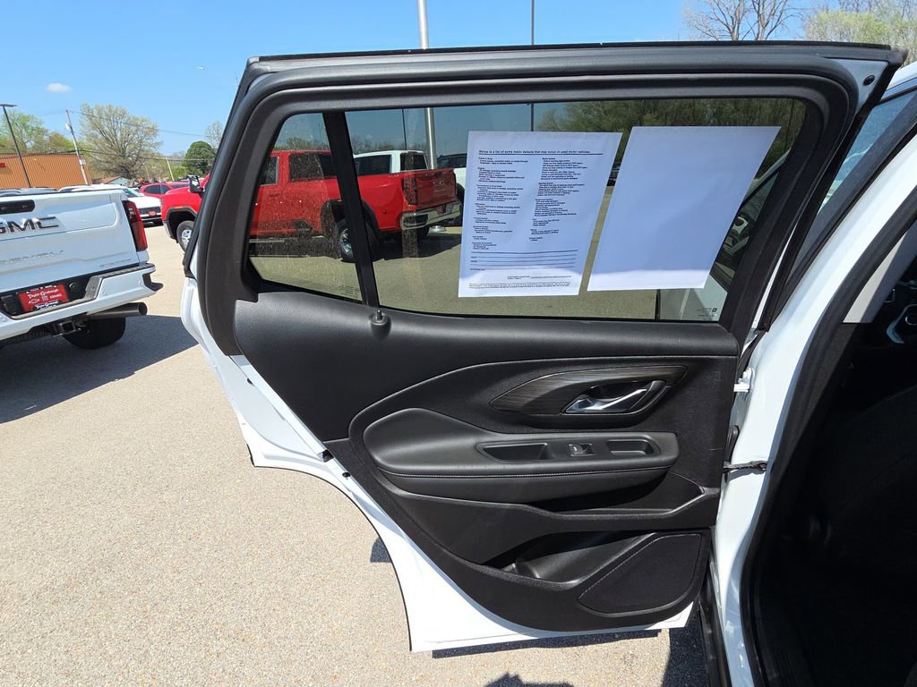 Used 2023 GMC Terrain SLE image 26