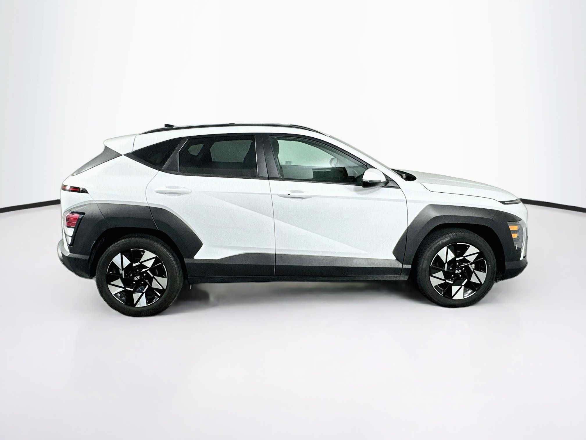 Used 2025 Hyundai Kona SEL FWD image 10