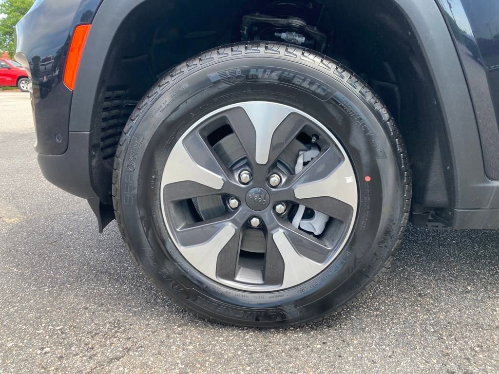 New 2024 Jeep Grand Cherokee Limited 4xe w/ Luxury Tech Group II image 25