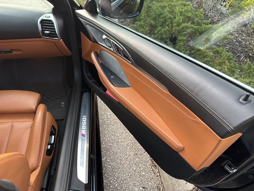 Used 2022 BMW M850i xDrive Convertible image 21