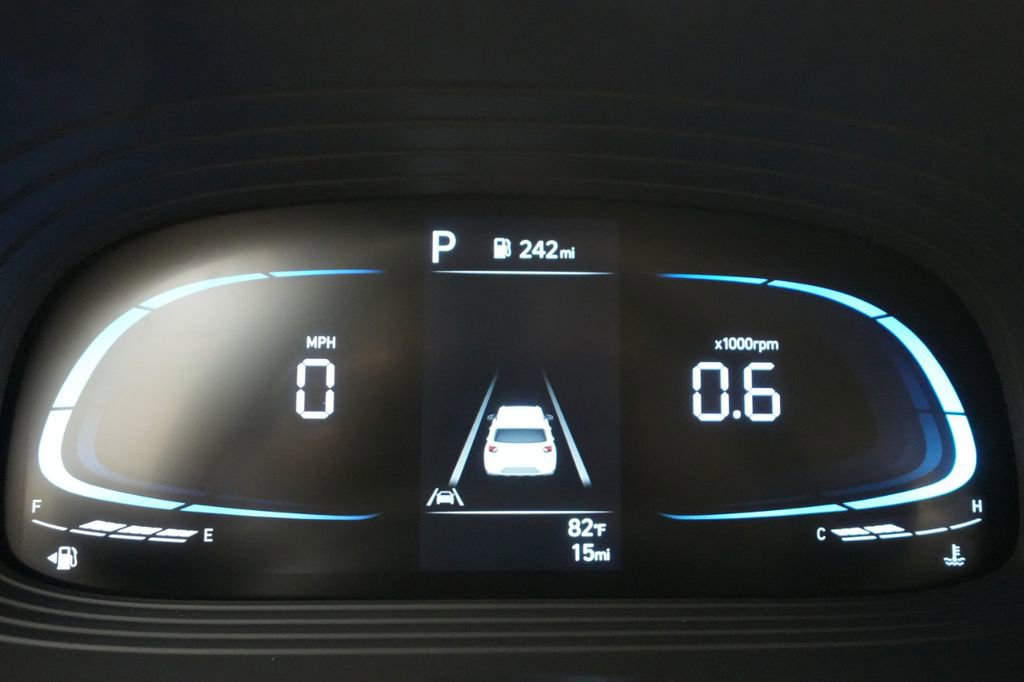 New 2025 Hyundai Venue Limited image 43