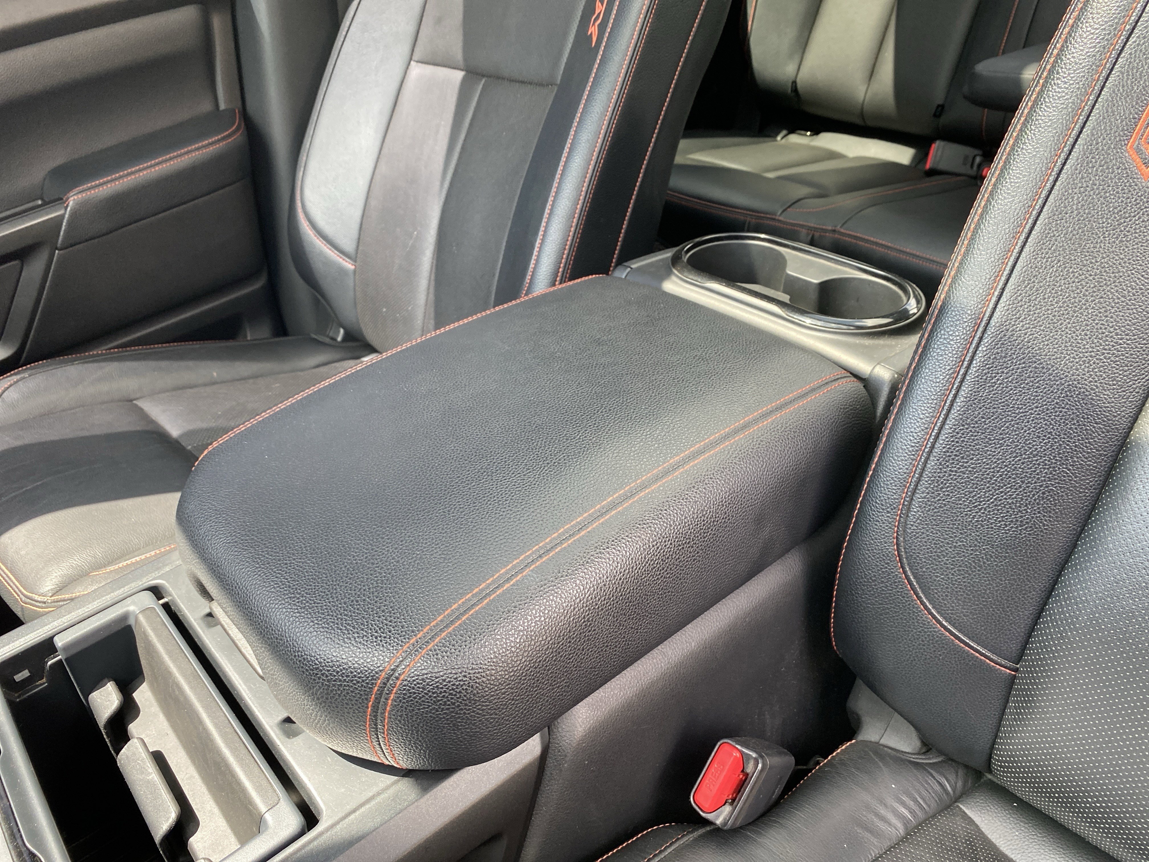 Used 2020 Nissan Titan PRO-4X image 35