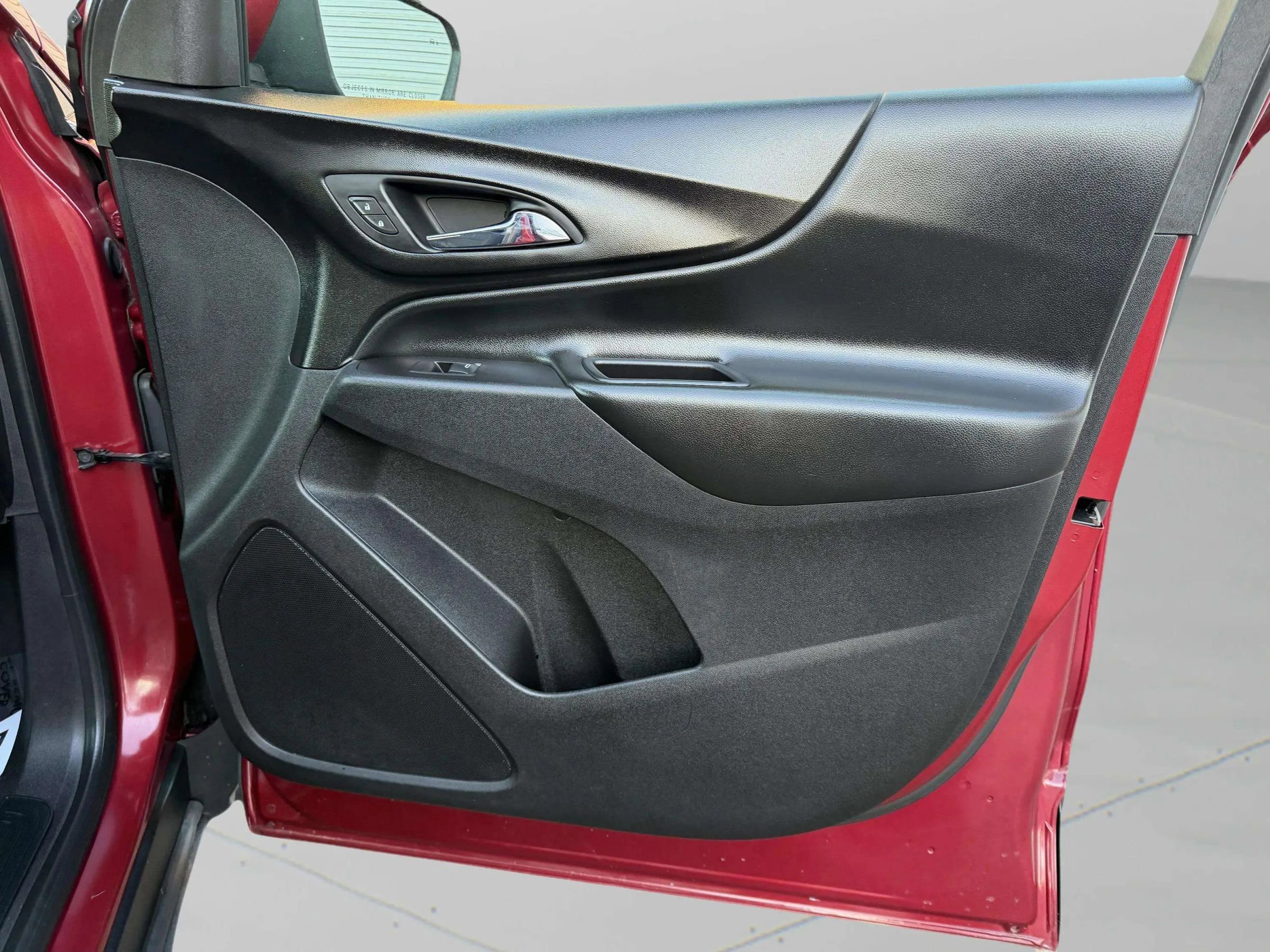 Used 2018 Chevrolet Equinox LT image 19