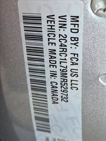 Used 2021 Chrysler Pacifica Touring-L w/ Uconnect Theater Family Group FWD image 27