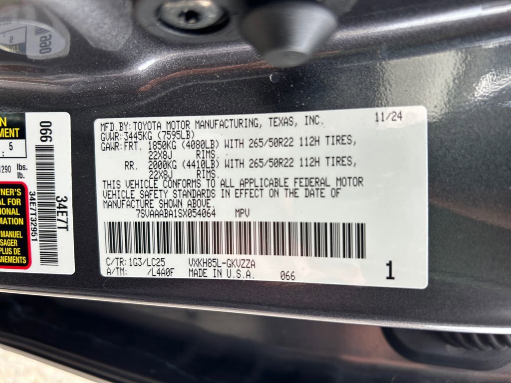 Used 2025 Toyota Sequoia Capstone image 35