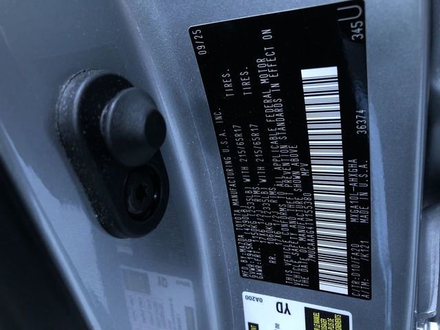 Certified 2026 Toyota Corolla Cross LE FWD image 33