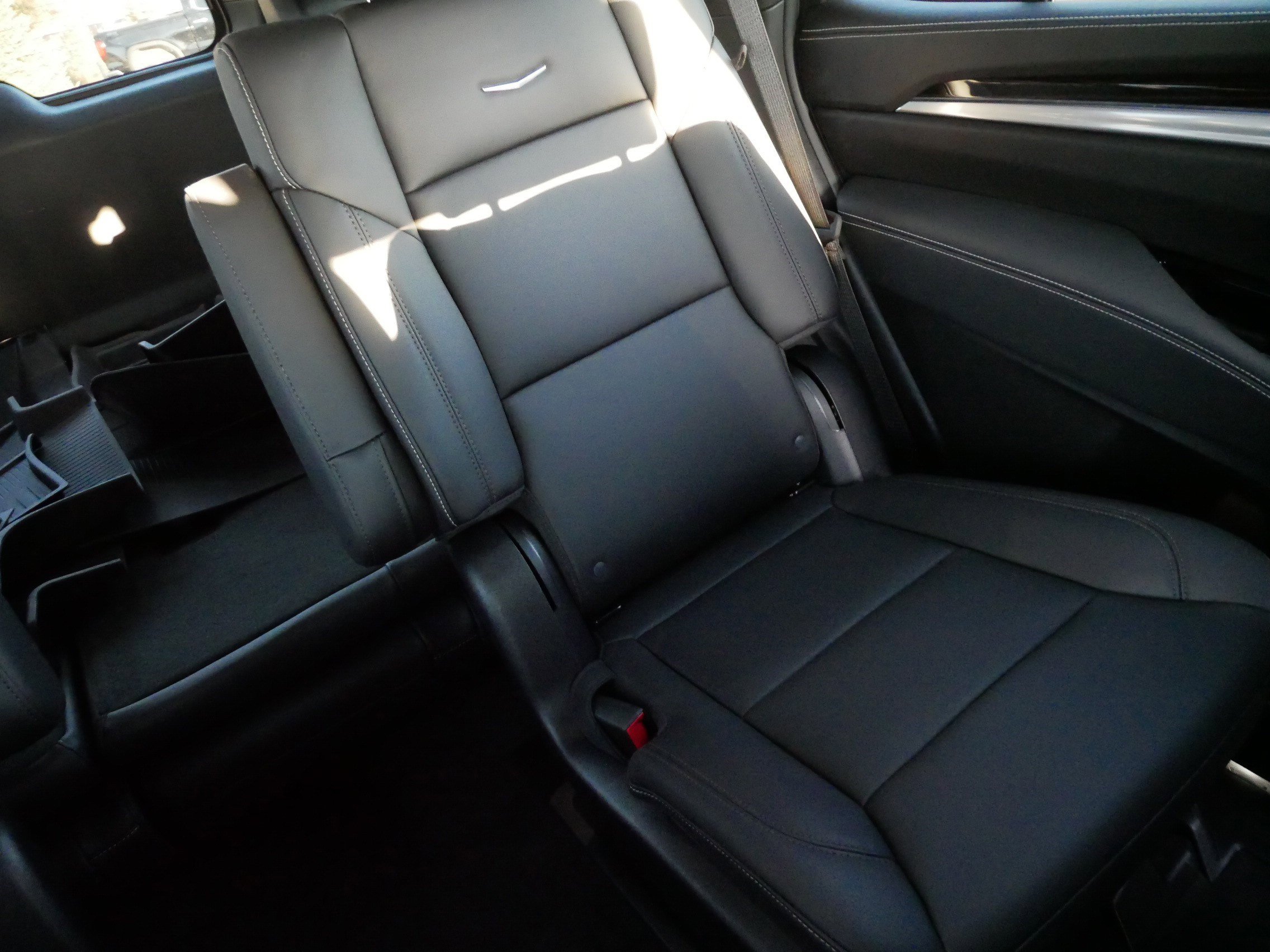 Certified 2025 Cadillac Escalade Luxury w/ LPO, Floor Liner Package image 14