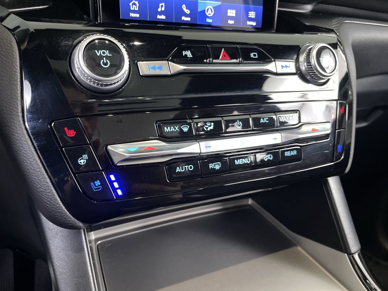 Used 2023 Ford Explorer ST w/ Equipment Group 401A AWD/4WD image 17