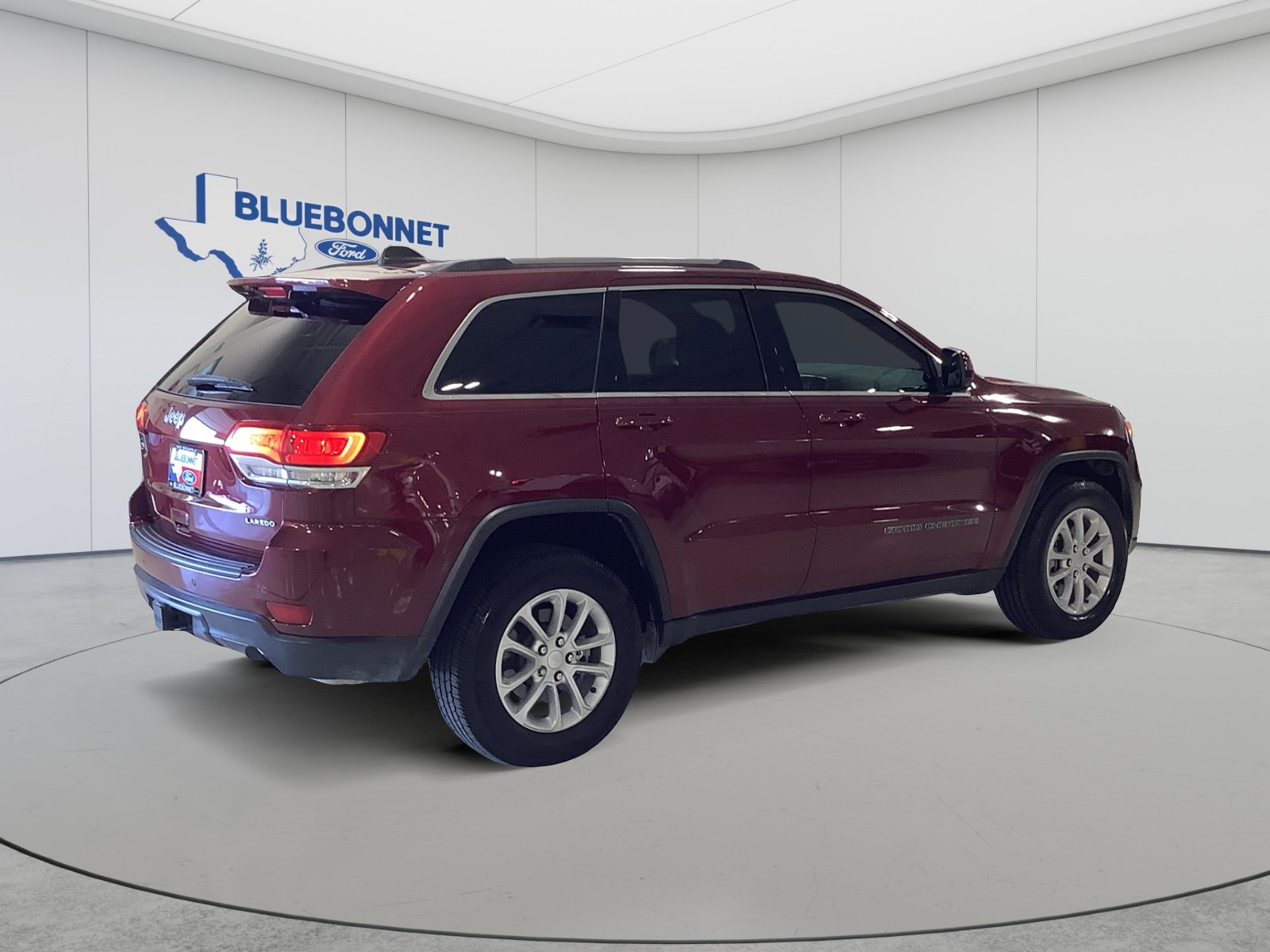 Used 2021 Jeep Grand Cherokee Laredo w/ Security & Convenience Group RWD image 5