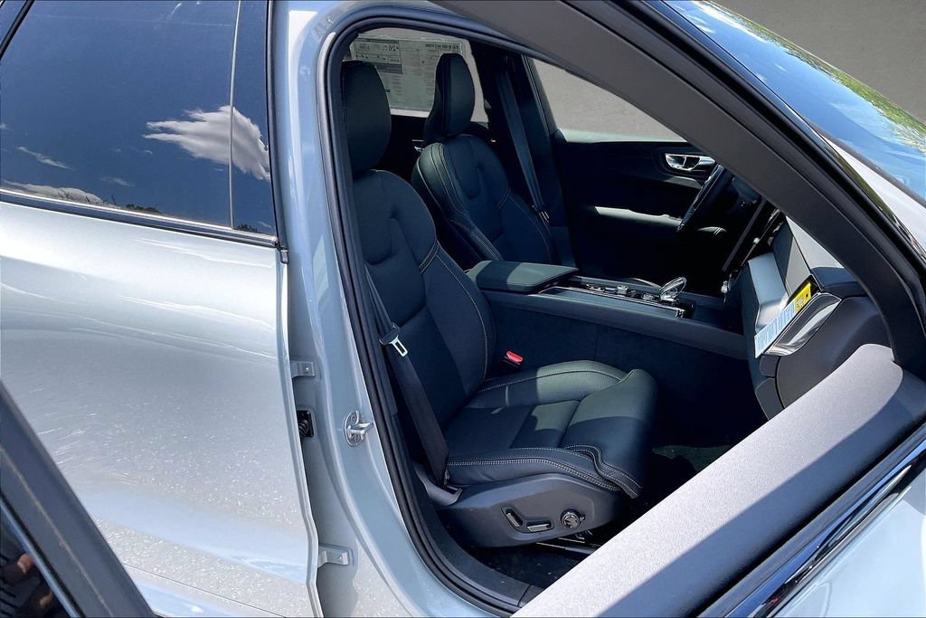 New 2026 Volvo XC60 B5 Ultra w/ Protection Package Premier AWD/4WD image 11