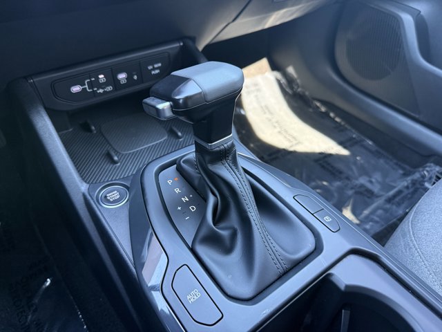 Used 2025 Kia K4 EX image 12