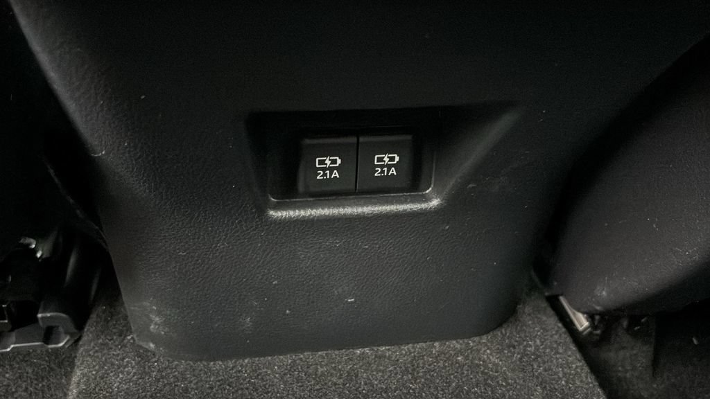 Used 2021 Toyota Venza XLE w/ Softex Package AWD/4WD image 10