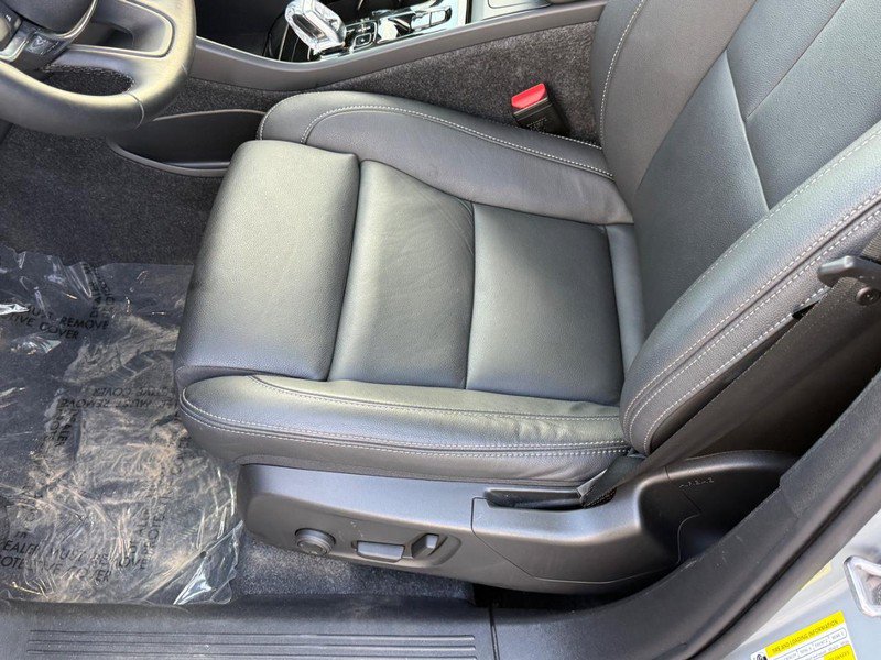 Used 2026 Volvo XC40 B5 Plus AWD/4WD image 17