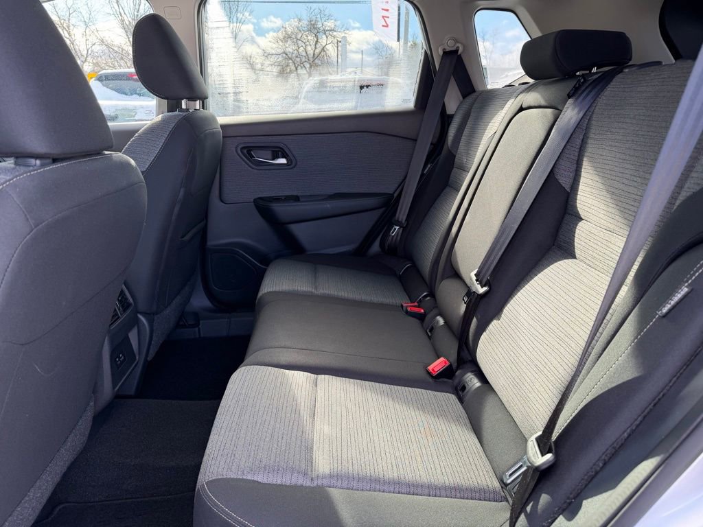 Used 2023 Nissan Rogue SV image 22