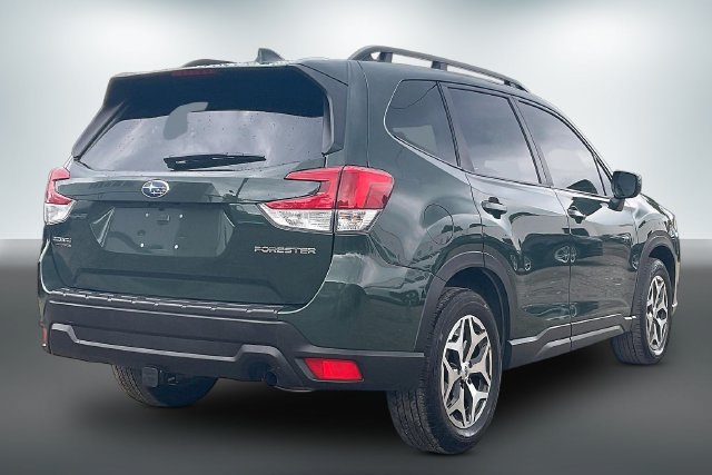 Used 2022 Subaru Forester Premium AWD/4WD image 13